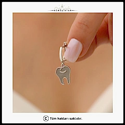 925 Ayar Gümüş Minimal Diş Figürlü Küpe