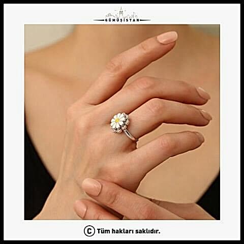 925 Ayar Gümüş Sevgililer Gününe Özel Dönen Papatya Yüzük